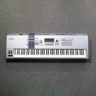 Yamaha Motif ES8 Keyboard Workstation Used