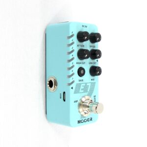 Mooer E7 Polyphonic Guitar Synth Used