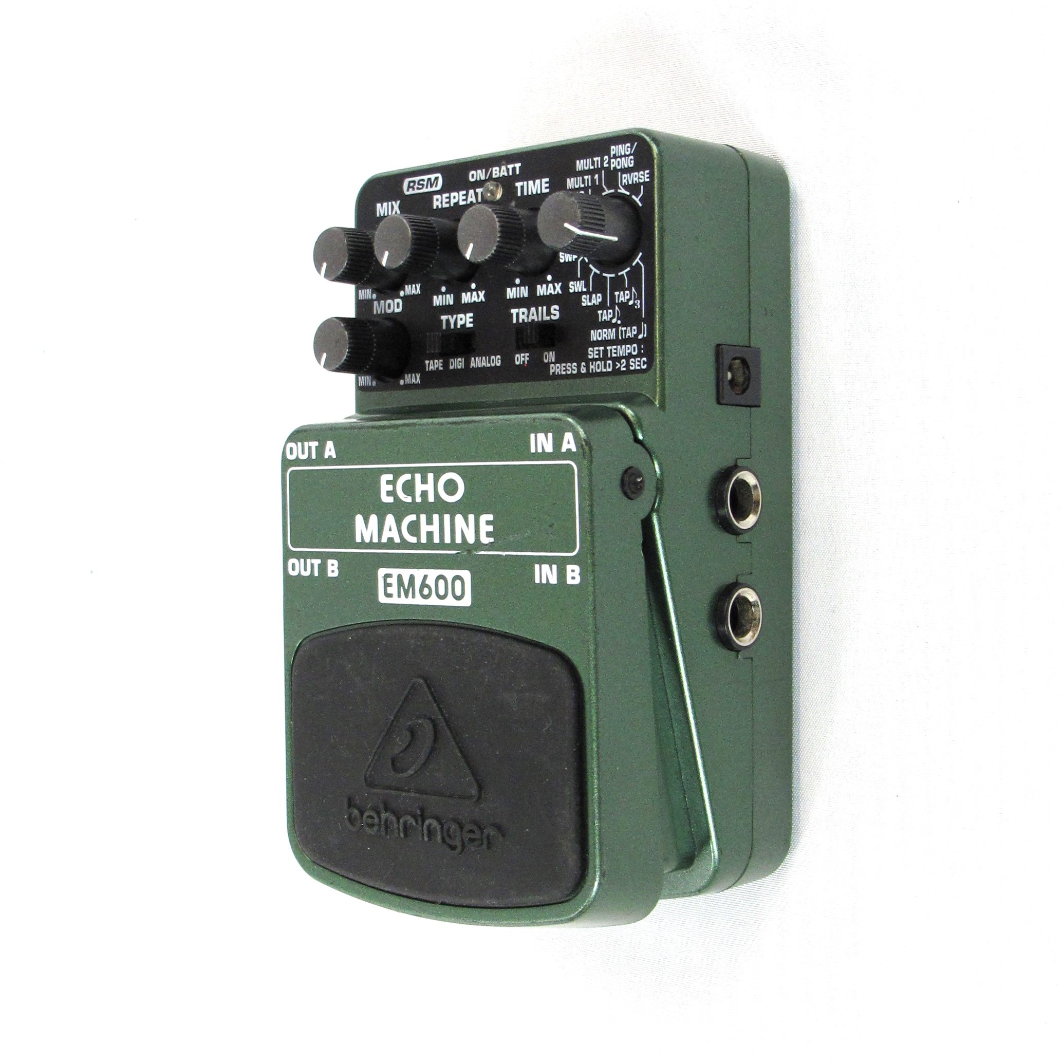 behringer em600 echo machine