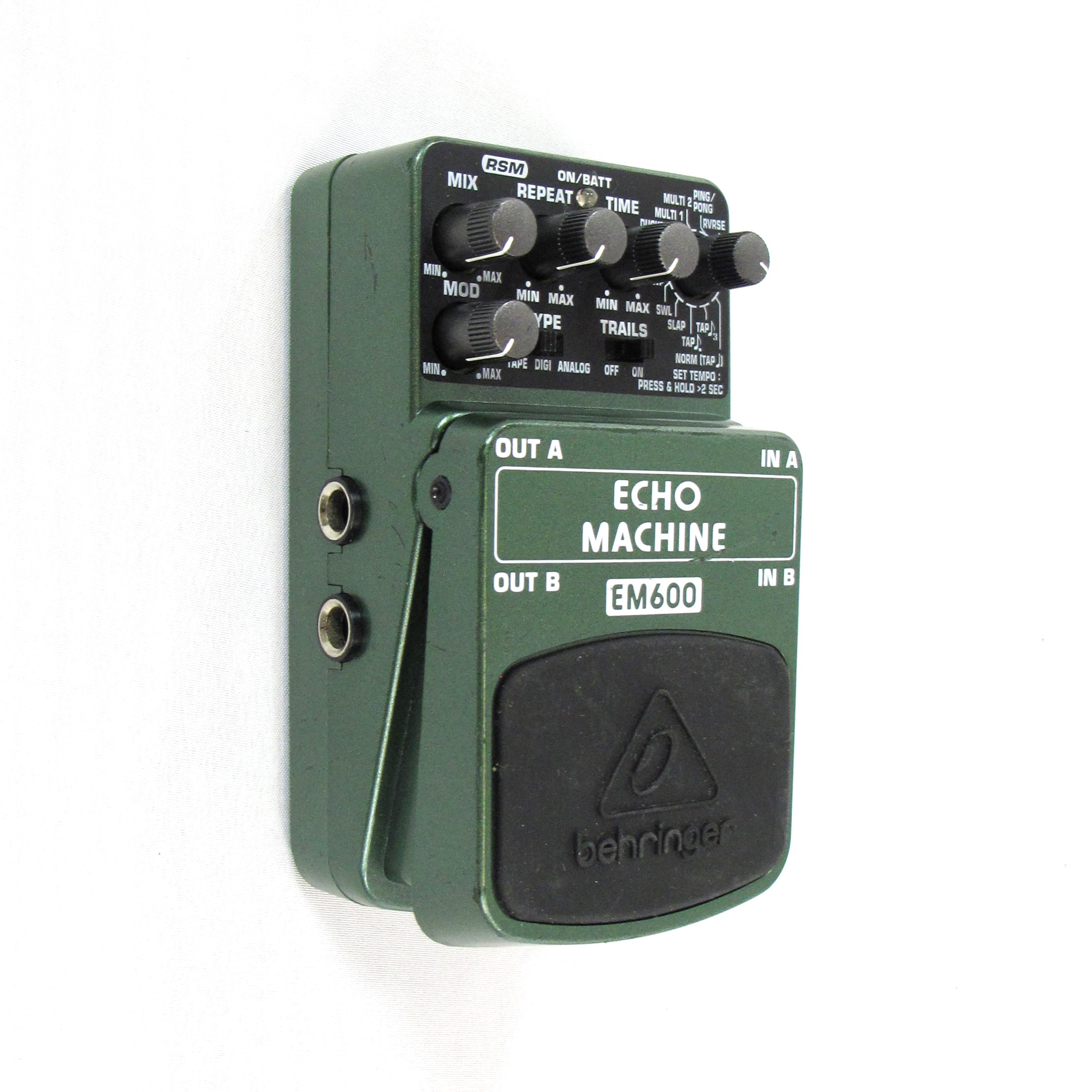 behringer em600 echo machine