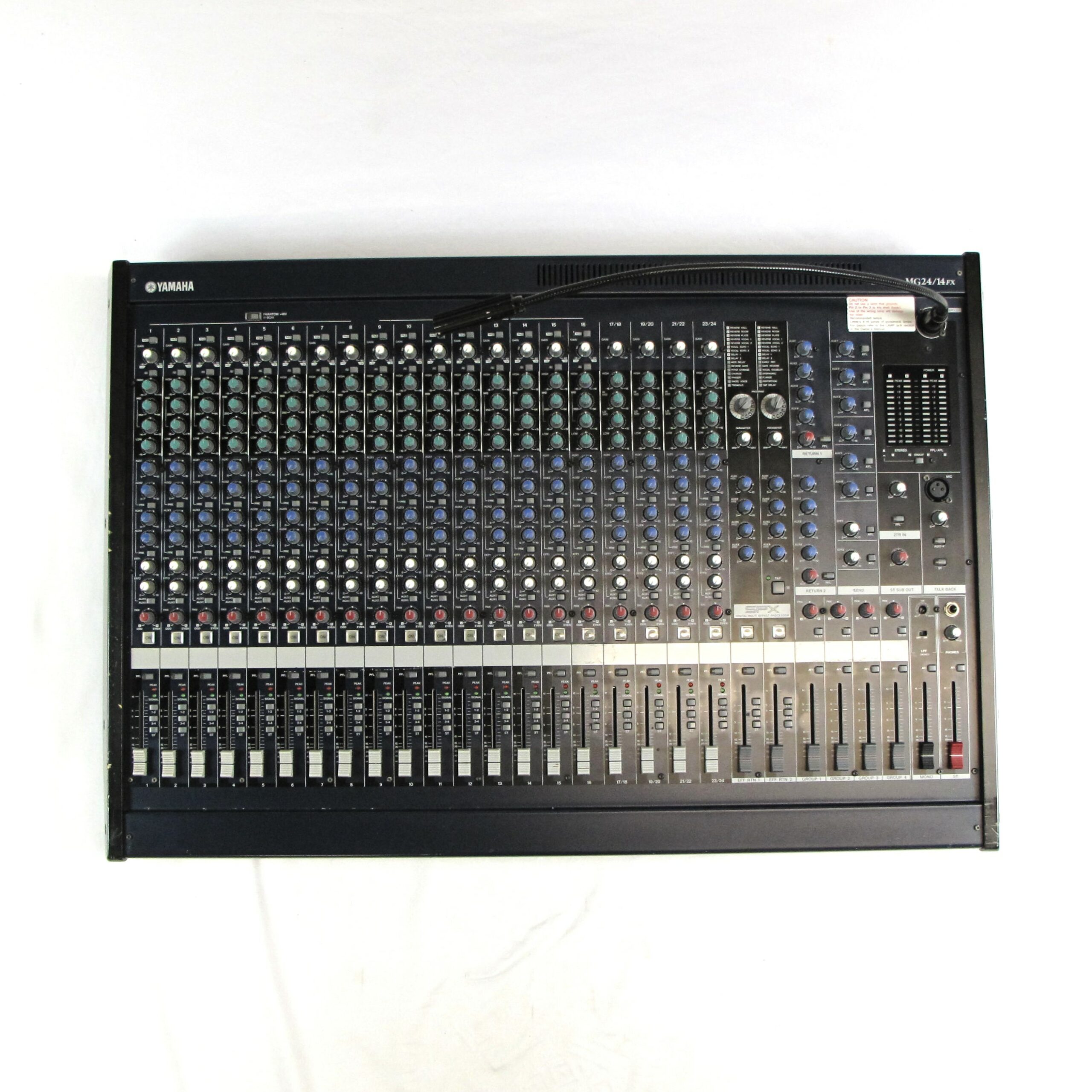 YAMAHA MG24/14FX 24-CHANNEL MIXER W/ LIGHT